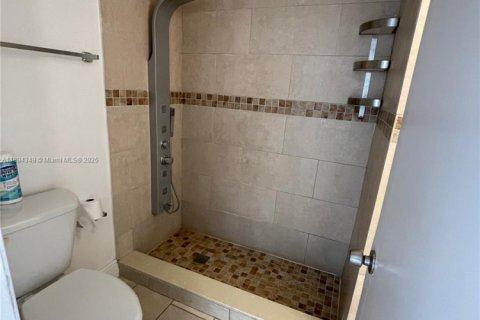 Copropriété à louer à Miami, Floride: 3 chambres, 95.13 m2 № 1947403 - photo 5