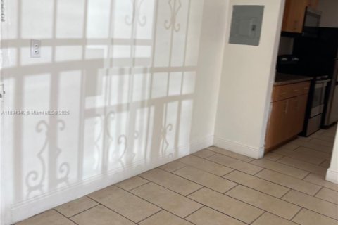 Copropriété à louer à Miami, Floride: 3 chambres, 95.13 m2 № 1947403 - photo 25