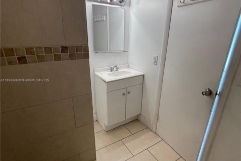Copropriété à louer à Miami, Floride: 3 chambres, 95.13 m2 № 1947403 - photo 19