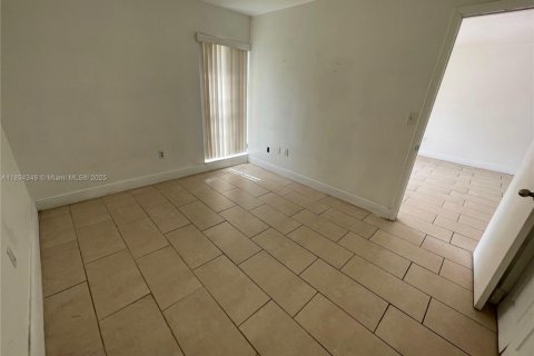 Copropriété à louer à Miami, Floride: 3 chambres, 95.13 m2 № 1947403 - photo 13