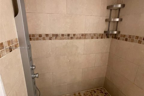 Copropriété à louer à Miami, Floride: 3 chambres, 95.13 m2 № 1947403 - photo 18