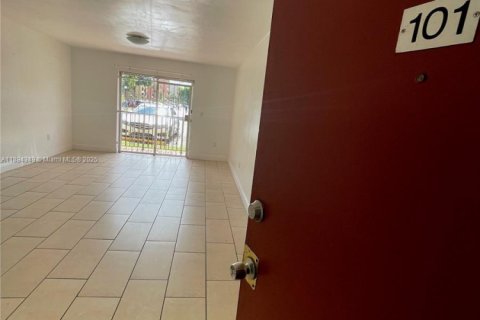 Copropriété à louer à Miami, Floride: 3 chambres, 95.13 m2 № 1947403 - photo 24