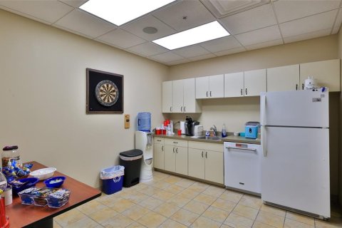 Propiedad comercial en alquiler en Palm Coast, Florida, 2400.04 m2 № 1820832 - foto 21