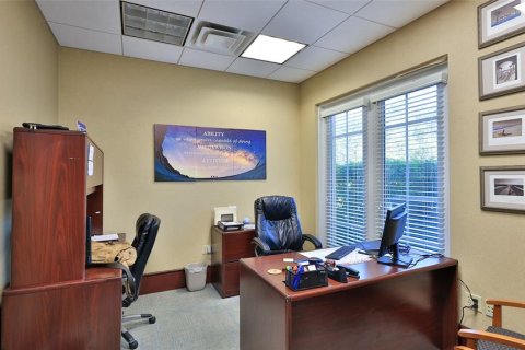 Propiedad comercial en alquiler en Palm Coast, Florida, 2400.04 m2 № 1820832 - foto 25