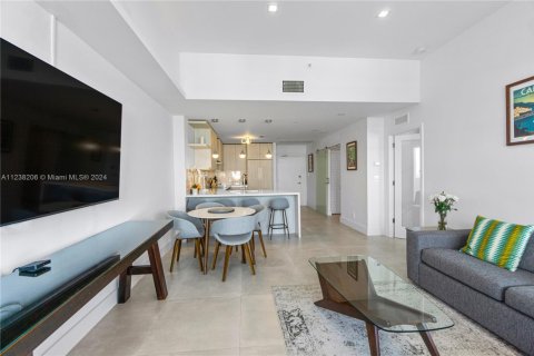 Copropriété à louer à Miami Beach, Floride: 2 chambres, 80.36 m2 № 1977204 - photo 3