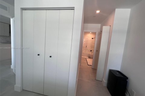 Copropriété à louer à Miami Beach, Floride: 2 chambres, 80.36 m2 № 1977204 - photo 9