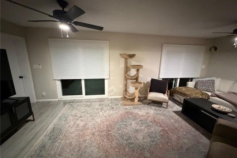 House in Saint Pete Beach, Florida 3 bedrooms, 195.93 sq.m. № 2093327 - photo 8