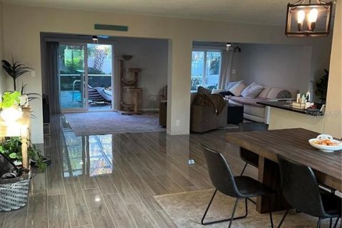 House in Saint Pete Beach, Florida 3 bedrooms, 195.93 sq.m. № 2093327 - photo 6