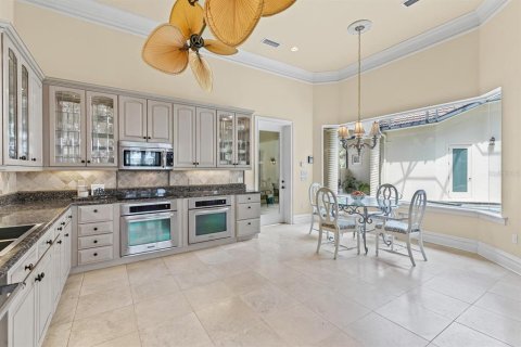 House in Palm Coast, Florida 4 bedrooms, 396.79 sq.m. № 1913784 - photo 30