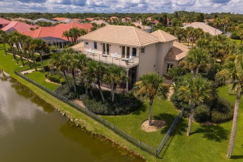 House in Palm Coast, Florida 4 bedrooms, 396.79 sq.m. № 1913784 - photo 8