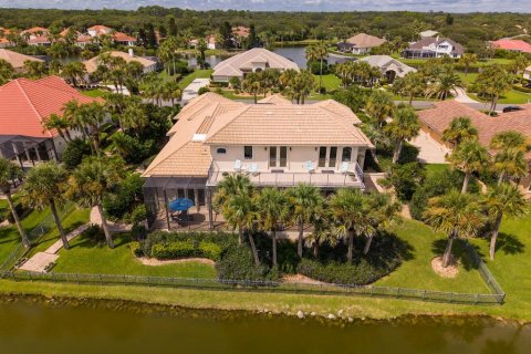 House in Palm Coast, Florida 4 bedrooms, 396.79 sq.m. № 1913784 - photo 9