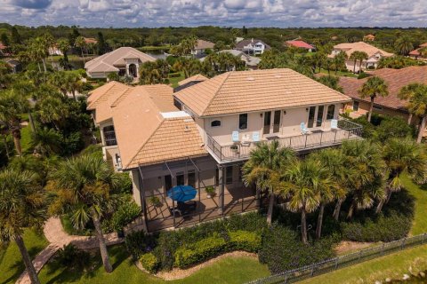House in Palm Coast, Florida 4 bedrooms, 396.79 sq.m. № 1913784 - photo 7