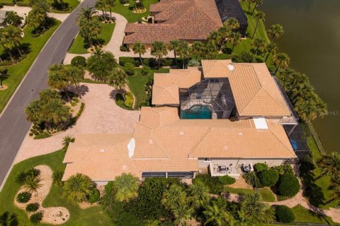 House in Palm Coast, Florida 4 bedrooms, 396.79 sq.m. № 1913784 - photo 12