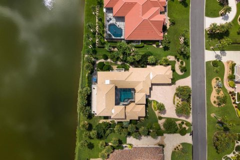House in Palm Coast, Florida 4 bedrooms, 396.79 sq.m. № 1913784 - photo 10