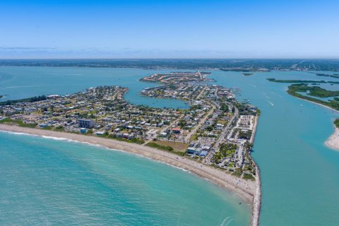 Adosado en venta en Hutchinson Island South, Florida, 3 dormitorios, 336.4 m2 № 1079127 - foto 1