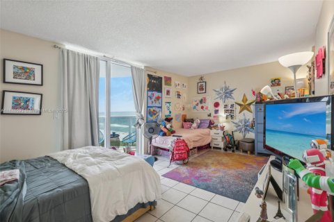 Condo in Miami Beach, Florida, 1 bedroom  № 2038920 - photo 14