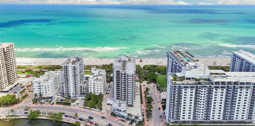 Condo in Miami Beach, Florida, 1 bedroom  № 2038920