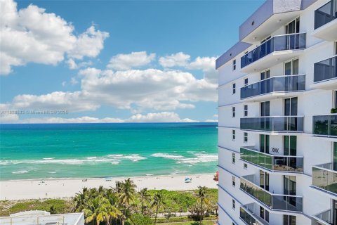Condo in Miami Beach, Florida, 1 bedroom  № 2038920 - photo 22