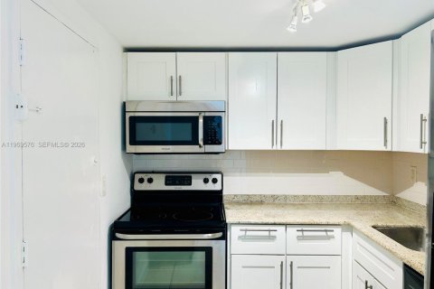 Купить кондоминиум в Норт-Бей-Виллидж, Флорида 1 спальня, 87.33м2, № 2042227 - фото 6