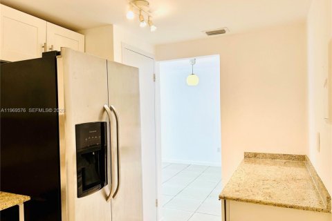 Купить кондоминиум в Норт-Бей-Виллидж, Флорида 1 спальня, 87.33м2, № 2042227 - фото 8