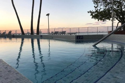 Купить кондоминиум в Норт-Бей-Виллидж, Флорида 1 спальня, 87.33м2, № 2042227 - фото 30