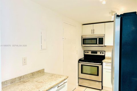 Купить кондоминиум в Норт-Бей-Виллидж, Флорида 1 спальня, 87.33м2, № 2042227 - фото 9