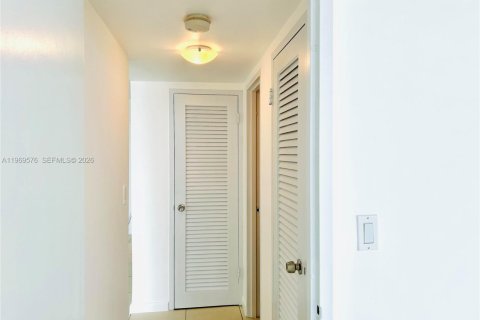 Купить кондоминиум в Норт-Бей-Виллидж, Флорида 1 спальня, 87.33м2, № 2042227 - фото 17