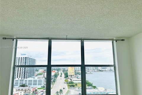 Купить кондоминиум в Норт-Бей-Виллидж, Флорида 1 спальня, 87.33м2, № 2042227 - фото 19