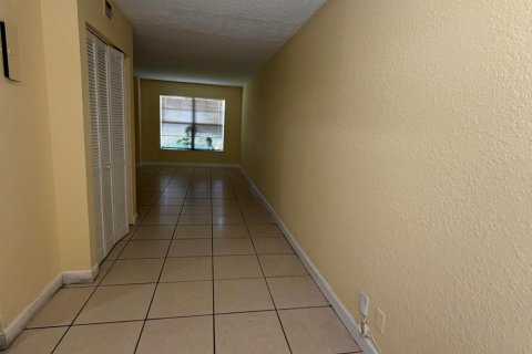 Touwnhouse à louer à Plantation, Floride: 2 chambres, 87.14 m2 № 2181648 - photo 6