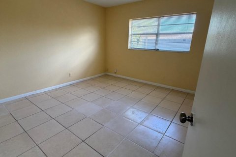 Touwnhouse à louer à Plantation, Floride: 2 chambres, 87.14 m2 № 2181648 - photo 14