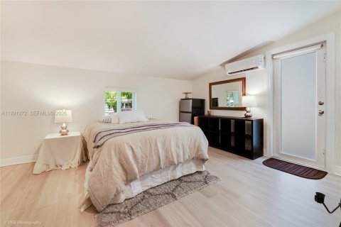 Villa ou maison à vendre à Miami, Floride: 4 chambres, 177.72 m2 № 2063046 - photo 17