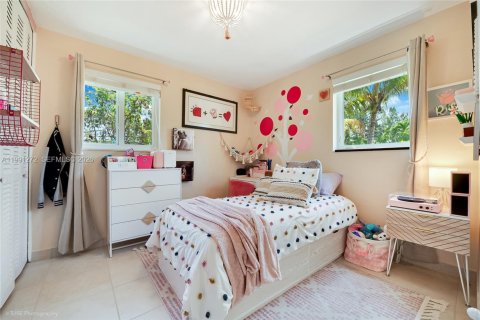 Villa ou maison à vendre à Miami, Floride: 4 chambres, 177.72 m2 № 2063046 - photo 15