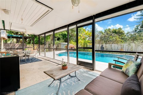 Villa ou maison à vendre à Miami, Floride: 4 chambres, 177.72 m2 № 2063046 - photo 11