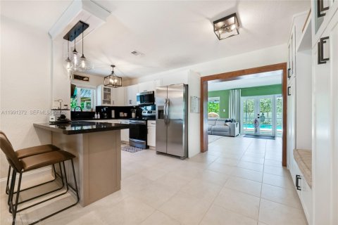 Villa ou maison à vendre à Miami, Floride: 4 chambres, 177.72 m2 № 2063046 - photo 7