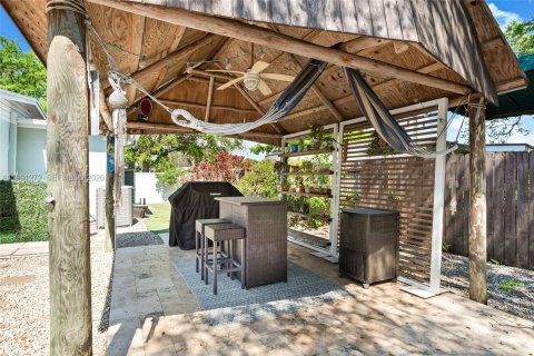 Villa ou maison à vendre à Miami, Floride: 4 chambres, 177.72 m2 № 2063046 - photo 22