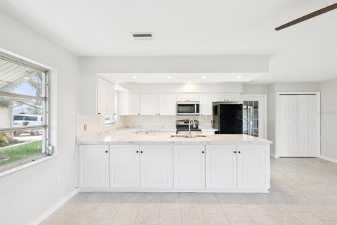Casa en venta en New Port Richey, Florida, 2 dormitorios, 158.86 m2 № 1836879 - foto 5