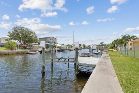 Casa en venta en New Port Richey, Florida, 2 dormitorios, 158.86 m2 № 1836879 - foto 22