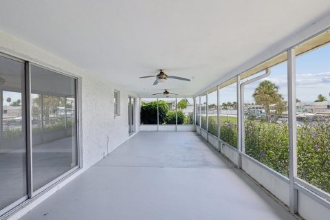 Casa en venta en New Port Richey, Florida, 2 dormitorios, 158.86 m2 № 1836879 - foto 27
