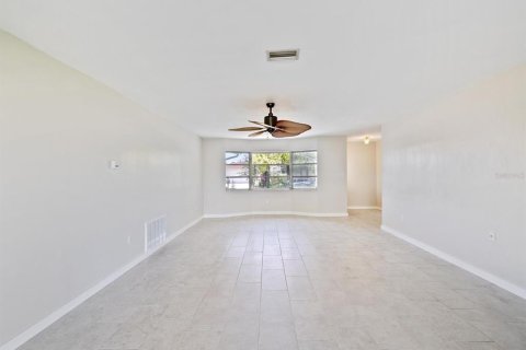 Casa en venta en New Port Richey, Florida, 2 dormitorios, 158.86 m2 № 1836879 - foto 4