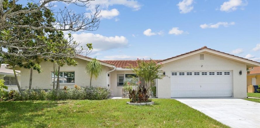 Casa en New Port Richey, Florida 2 dormitorios, 158.86 m2 № 1836879