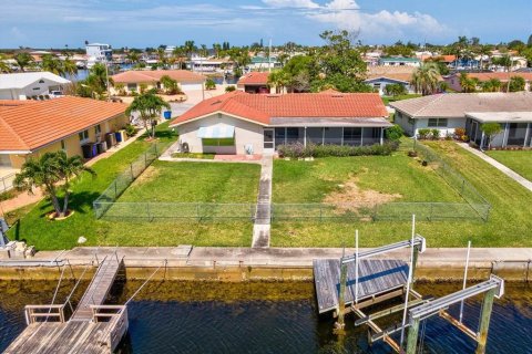Casa en venta en New Port Richey, Florida, 2 dormitorios, 158.86 m2 № 1836879 - foto 28