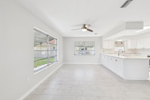 Casa en venta en New Port Richey, Florida, 2 dormitorios, 158.86 m2 № 1836879 - foto 19