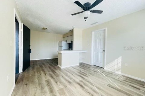 Condominio en alquiler en Tampa, Florida, 1 dormitorio, 48.77 m2 № 1912048 - foto 4