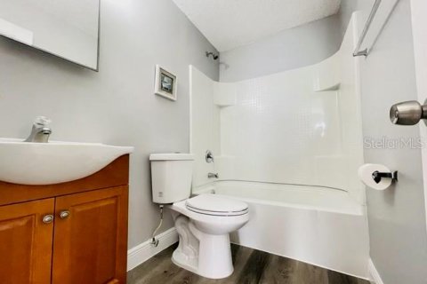 Condominio en alquiler en Tampa, Florida, 1 dormitorio, 48.77 m2 № 1912048 - foto 10