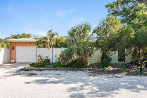 Casa en alquiler en Sarasota, Florida, 3 dormitorios, 115.94 m2 № 1802426 - foto 1