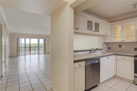 Copropriété à louer à Miami, Floride: 2 chambres, 94.2 m2 № 2029730 - photo 3