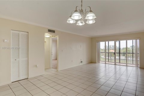 Copropriété à louer à Miami, Floride: 2 chambres, 94.2 m2 № 2029730 - photo 4
