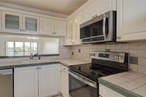 Copropriété à louer à Miami, Floride: 2 chambres, 94.2 m2 № 2029730 - photo 9