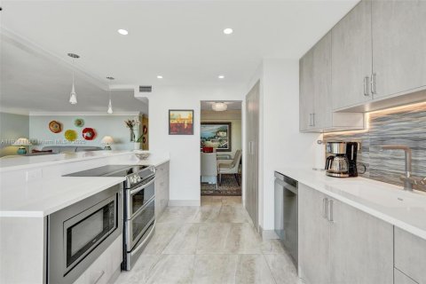 Купить кондоминиум в Форт-Лодердейл, Флорида 2 спальни, 139.35м2, № 1972904 - фото 6