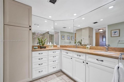 Купить кондоминиум в Форт-Лодердейл, Флорида 2 спальни, 139.35м2, № 1972904 - фото 19